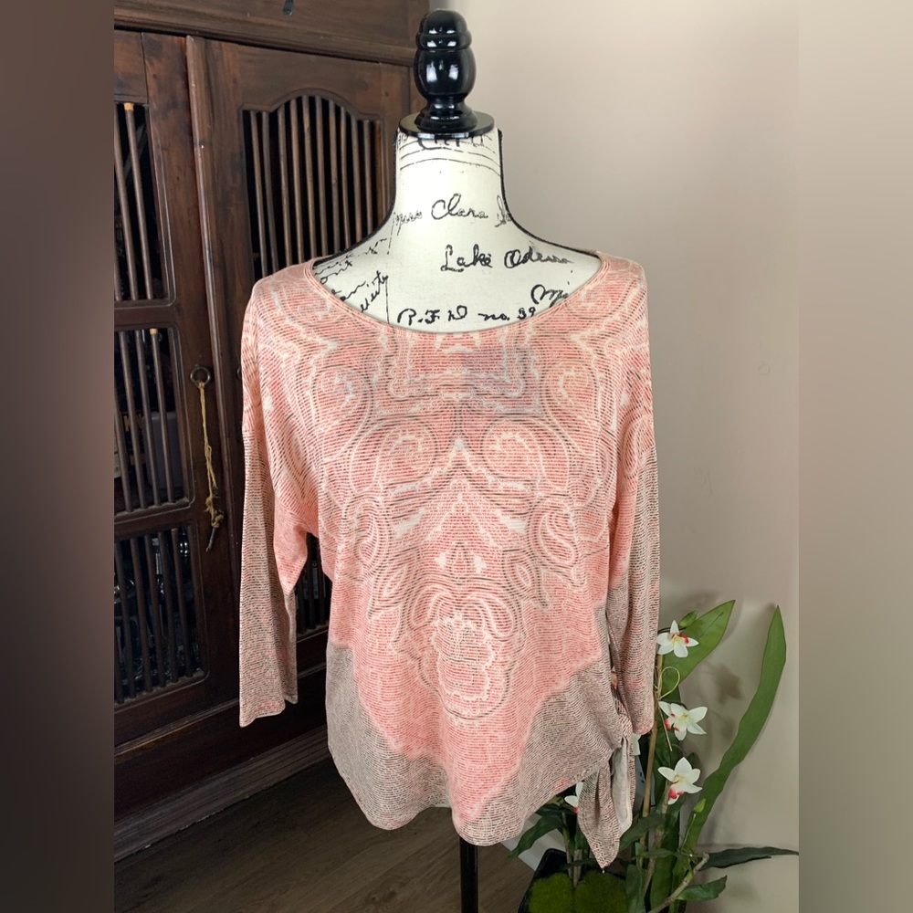 Chico's Symmetrical Scrolls Samantha Top